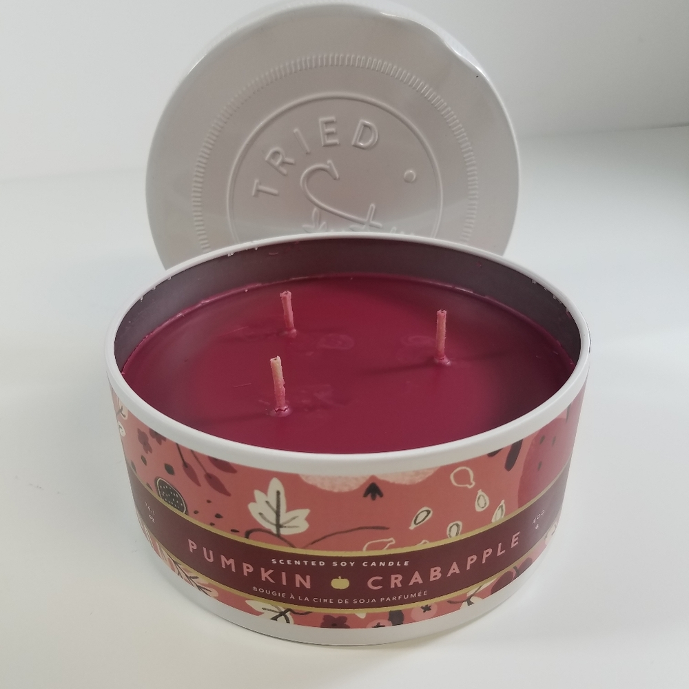 TRIED & TRUE 14.1 oz Pumpkin Crabapple Soy Candle